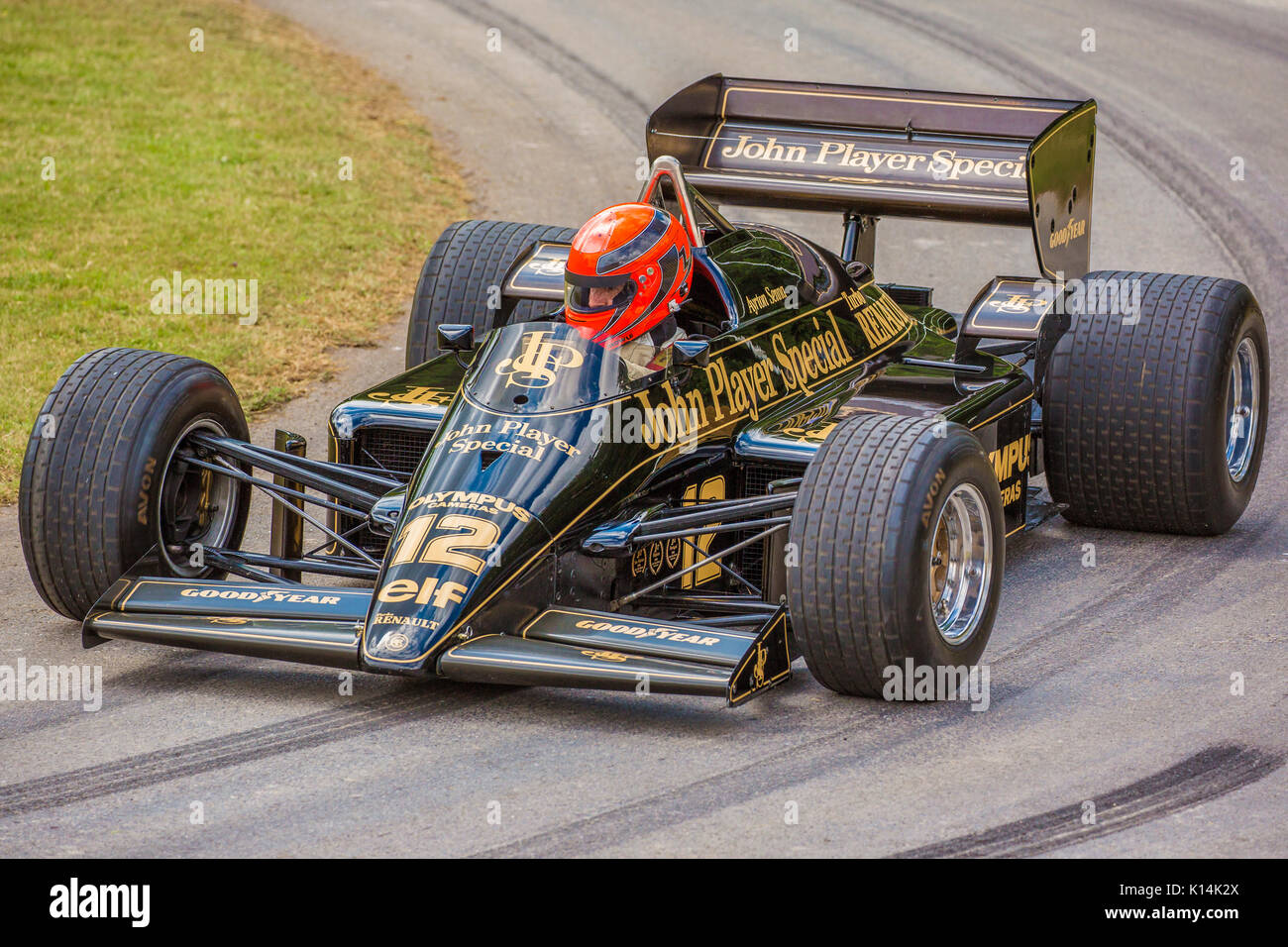 1985 Lotus-Renault 97T F1 Auto mit Fahrer Lee Mowle am Goodwood Festival 2017 von Geschwindigkeit, Sussex, UK. Stockfoto