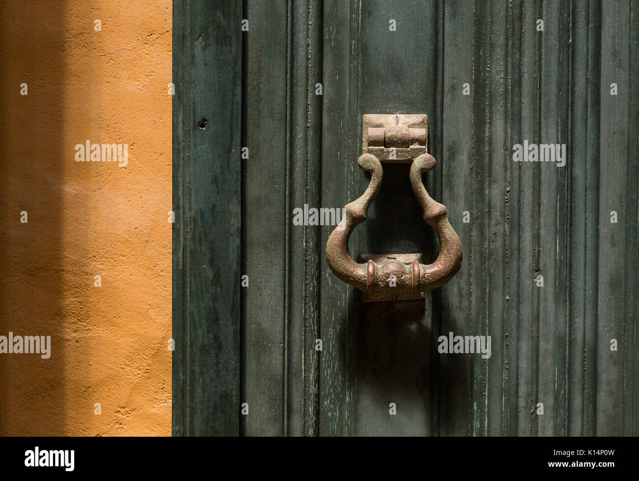 Klassische Türknopf Detail aus einem Haus im Kolonialstil in SE Brasilien Stockfoto