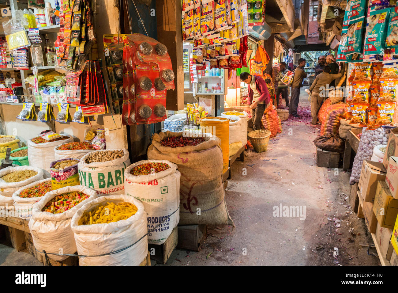 Getrocknete Lebensmittel zum Verkauf Innen- Markt, Shillong, Meghalaya, Indien Stockfoto