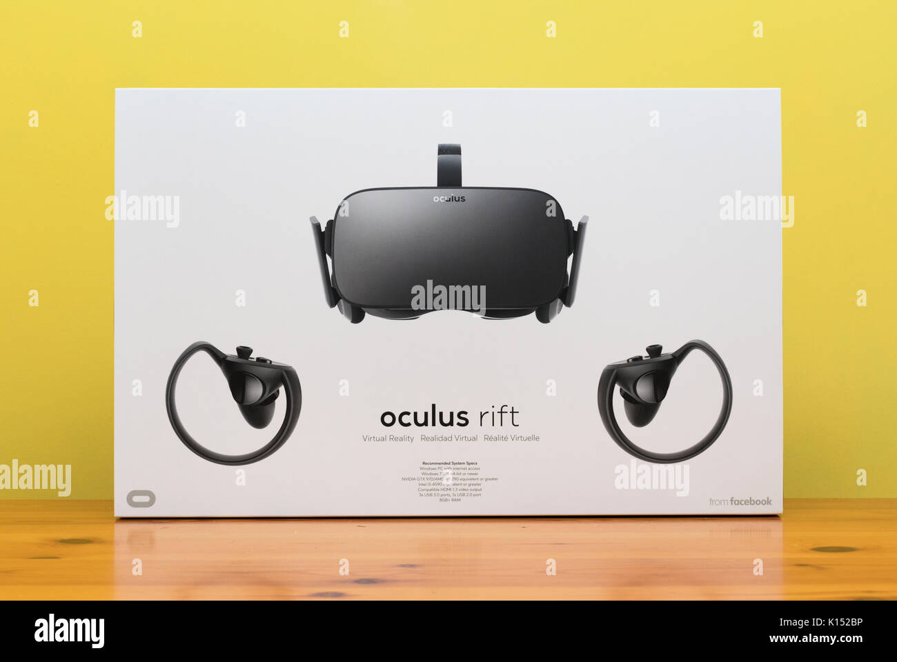 Oculus Rift box Verpackung Stockfotografie - Alamy