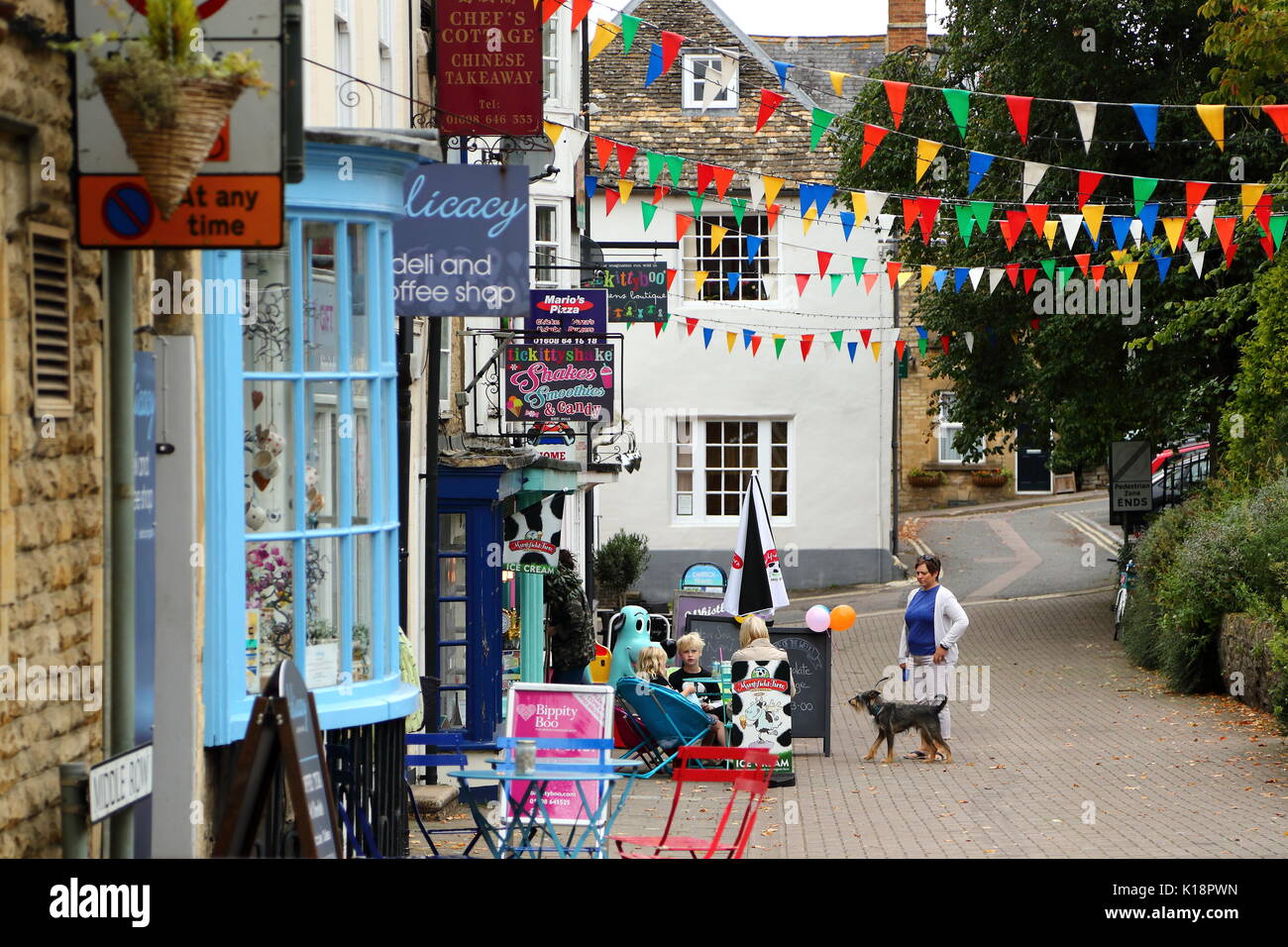 Mittlere Zeile in Chipping Norton, Großbritannien Stockfoto