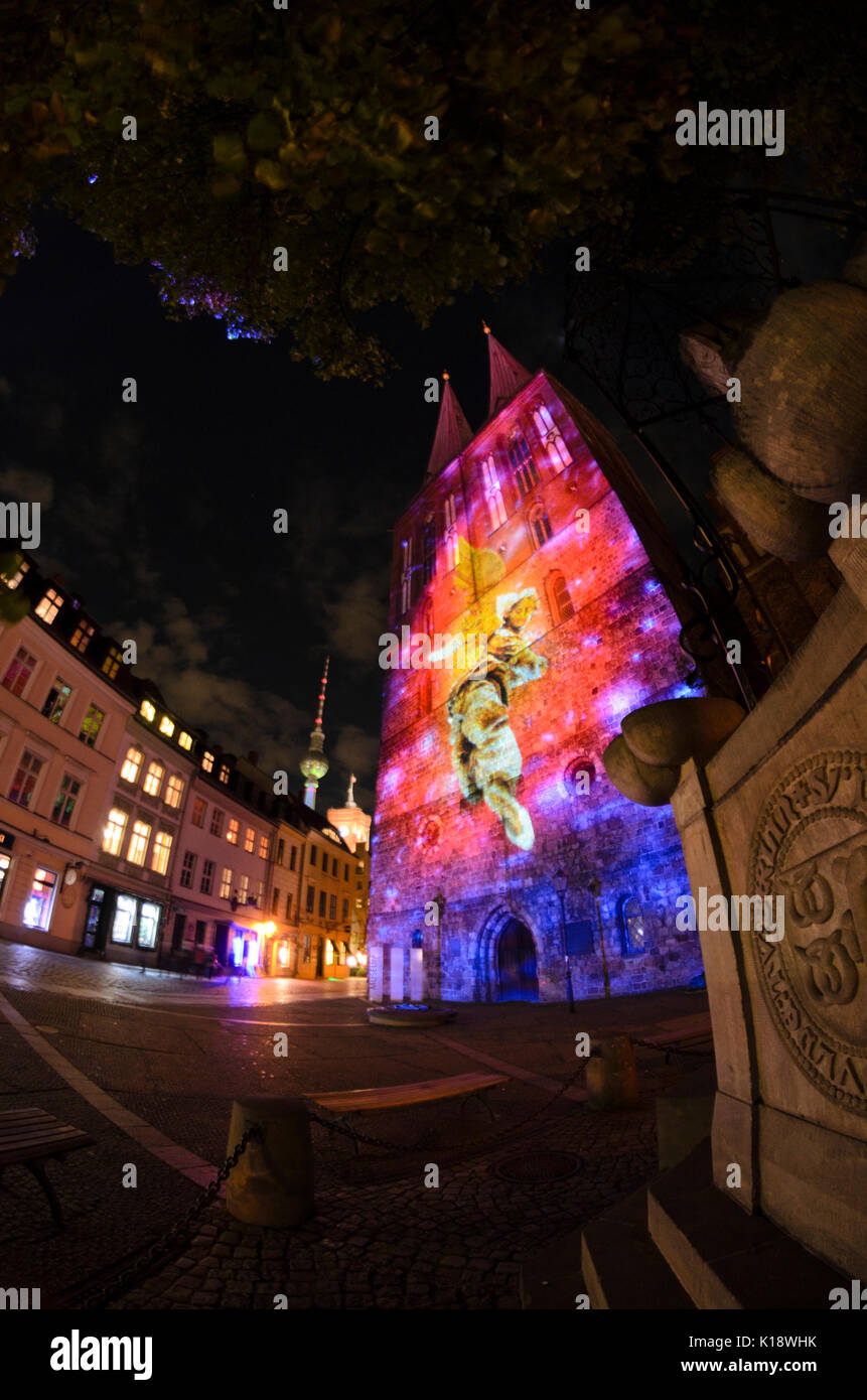 Lichtprojektion auf Nikolaikirche, Berlin, Deutschland Stockfoto