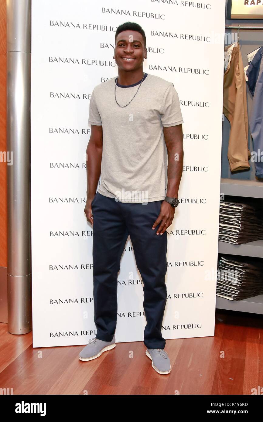 Didi Gregorius an in-store Aussehen für Banana Republic schnelle Bewegung Chino starten, Banana Republic Rockefeller Center, New York, NY 25. August 2017. Foto: Jason Mendez/Everett Collection Stockfoto