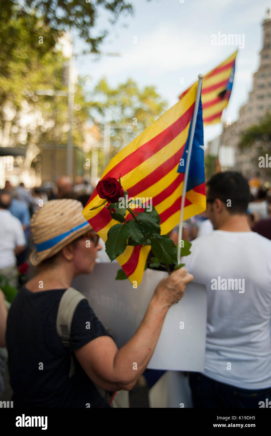 Barcelona, Spanien. August 26th, 2017. Eine halbe Million Menschen in Barcelona gegen den Terrorismus demonstrieren. Credit: Charlie Perez/Alamy leben Nachrichten Stockfoto