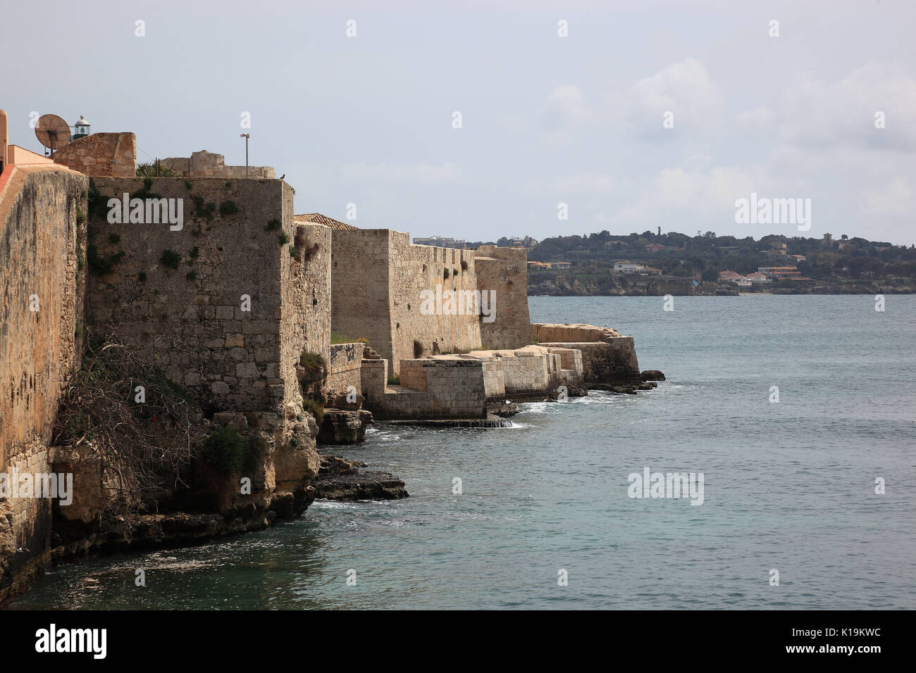 Sizilien, der Insel Ortygia oder Ortigia ist im historischen Zentrum von Syrakus, die Mauern des Castello am Meer Stockfoto