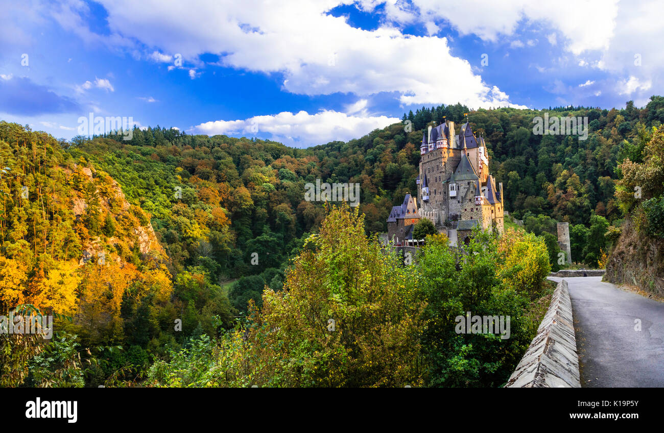 Burg Eltz Burg - Eine der bekanntesten Burgen in Deutschland Stockfoto