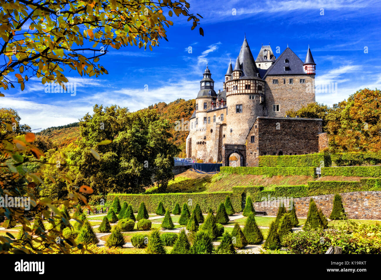 Beeindruckende mittelalterliche Schloss buerresheim, mit Gärten, Deutschland. Stockfoto
