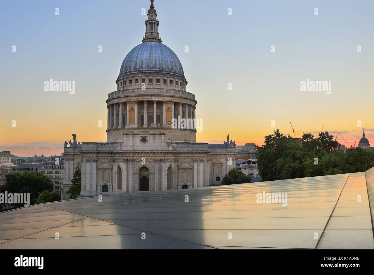 St Paul's Cathedral London UK, bei Sonnenuntergang Stockfoto