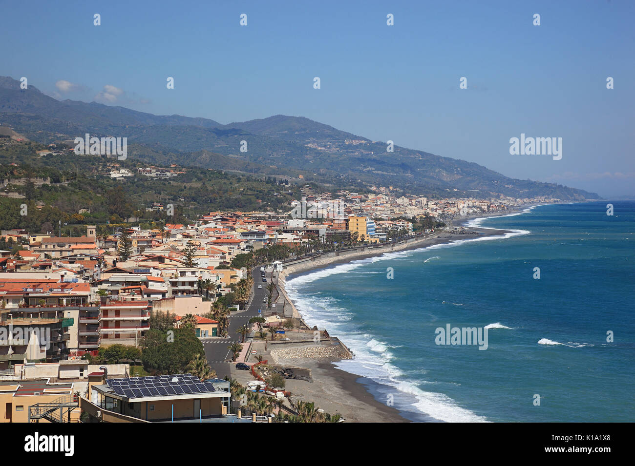 Sizilien, Ansicht von Taormina, an der Küste in Letojanni Stockfoto