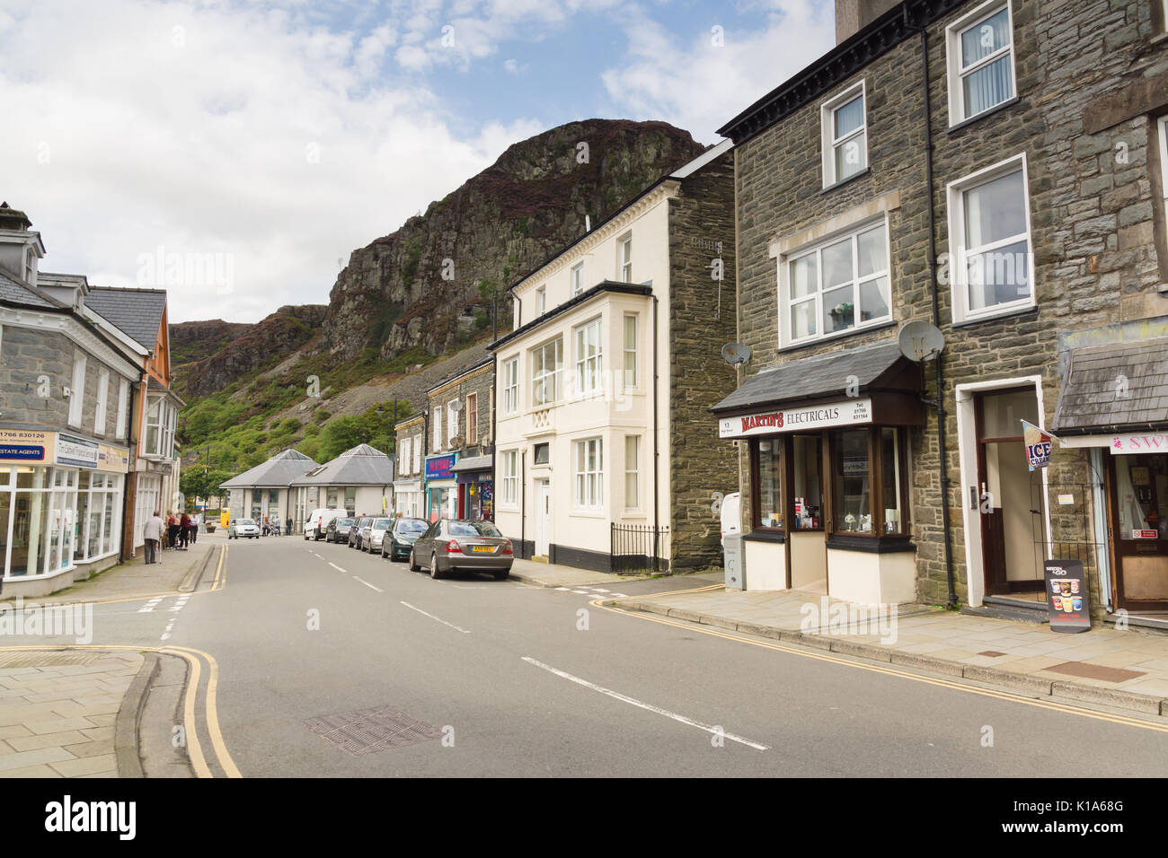 Berge überragt der walisischen Stadt Blaenau Ffestiniog berühmt für seine Schiefergruben Stockfoto