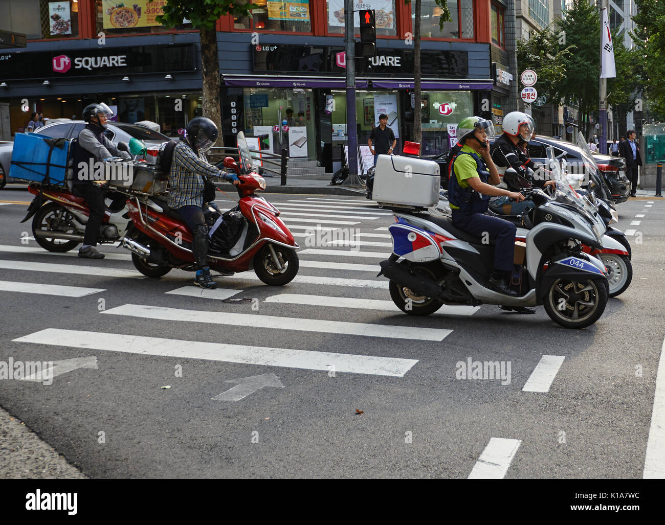 Seoul, Republik Korea - 14.09.2015: Verkehr in Seoul. Verwendung von Motorrad Fahrzeug mit Ökologie und Staus. Stockfoto