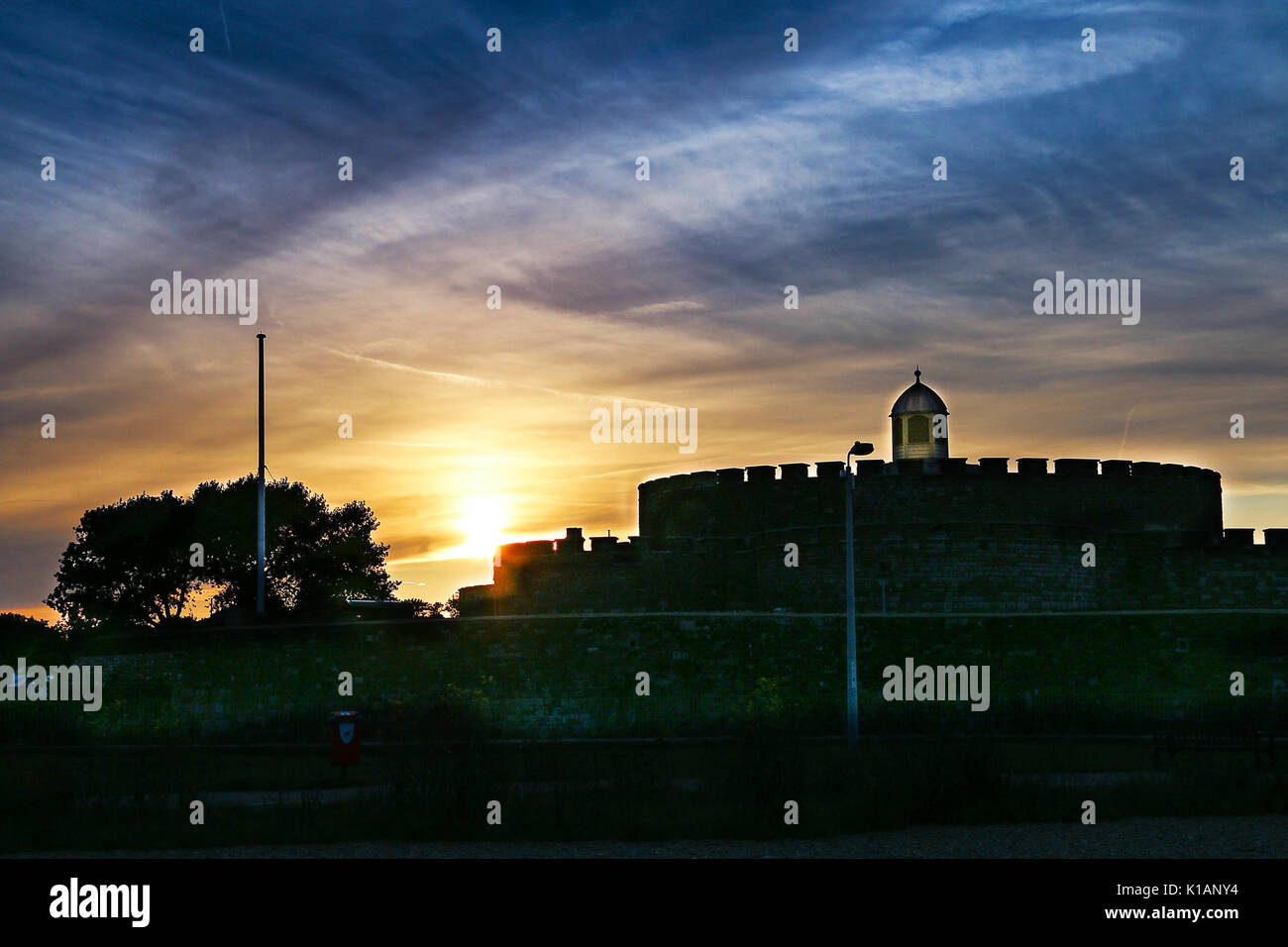 Deal Castle - Blau und Gold Twilight Stockfoto