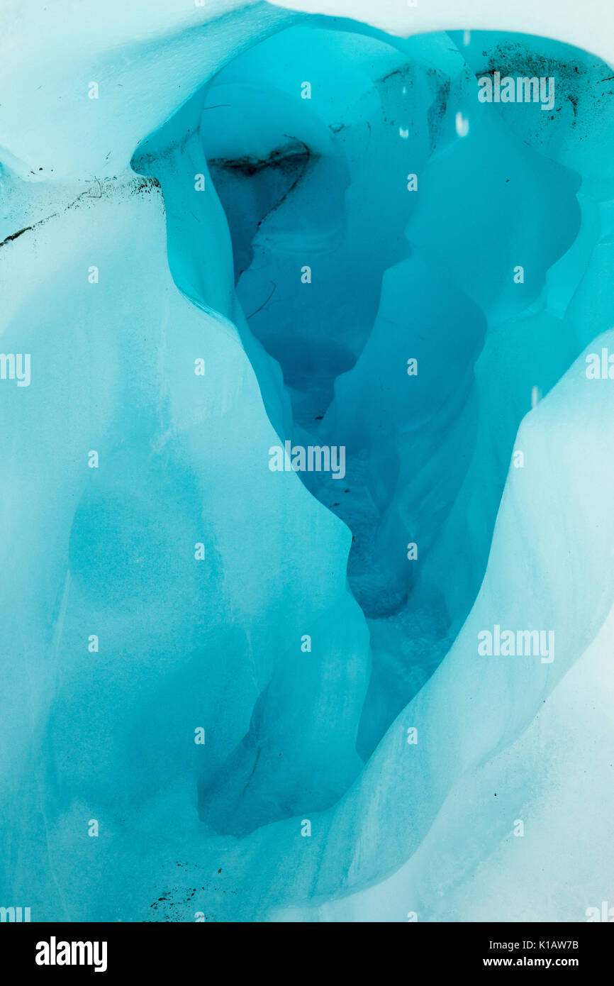 In einem Türkis blauem Gletschereis Formation, Fox Glacier, Neuseeland Stockfoto