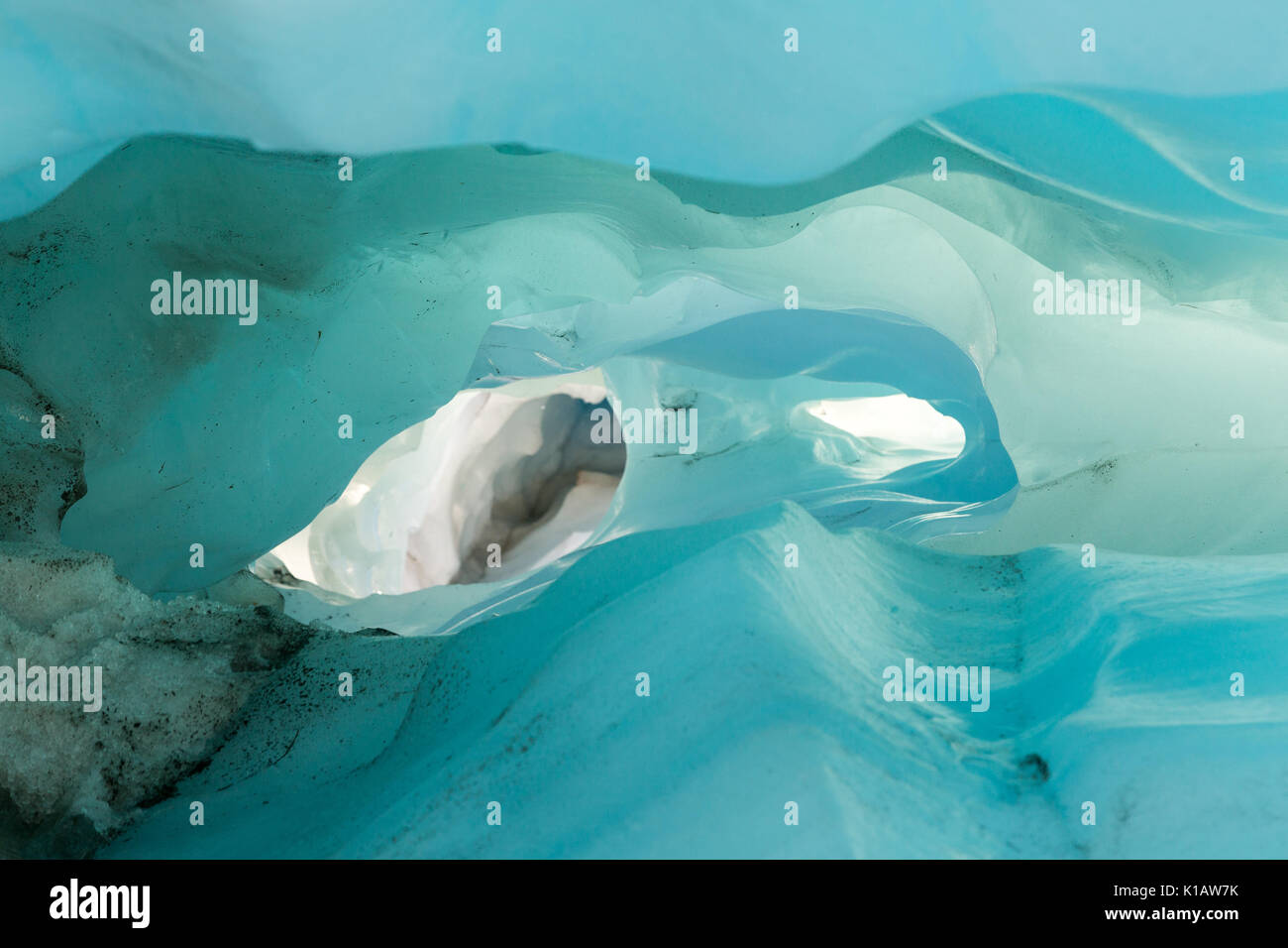 In einem Türkis blauem Gletschereis Formation, Fox Glacier, Neuseeland Stockfoto