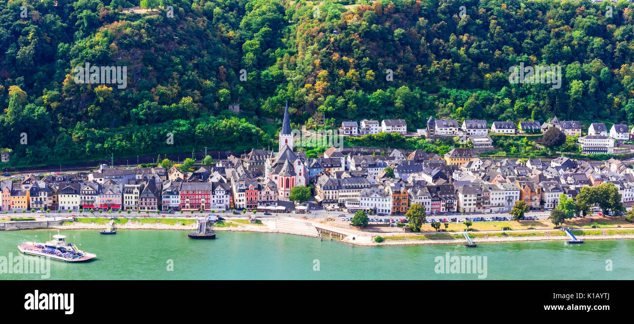 Beeindruckende ghoarshausen Dorf über Rhein, Deutschland. Stockfoto