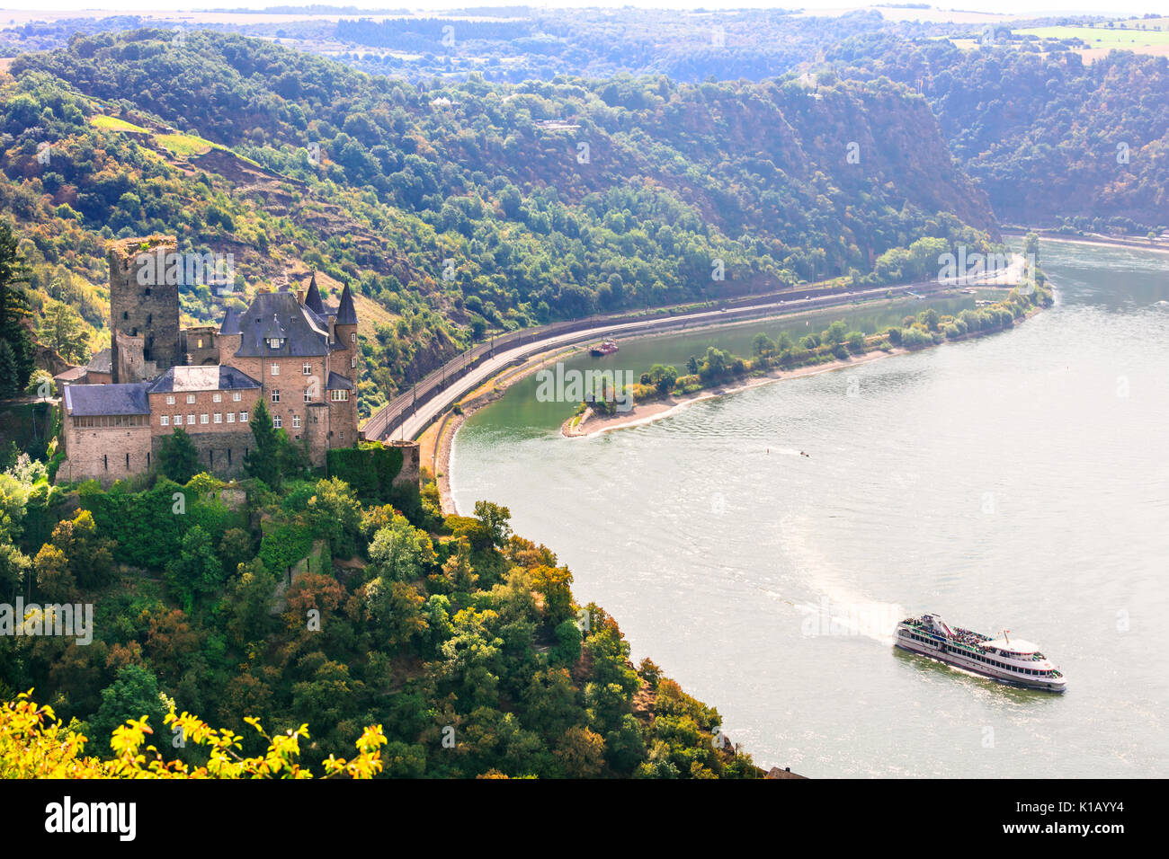 Reisen in Deutschland - berühmte Rhein Kreuzfahrten und prächtige Schlösser Stockfoto