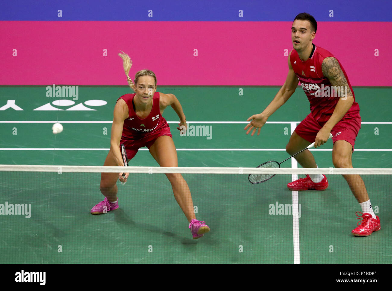 Der Engländer Chris und Gabrielle Adcock im gemischten Doppel Viertelfinale während Tag fünf der BWF-Weltmeisterschaften 2017 im Emirates Arena, Glasgow. PRESS ASSOCIATION Foto. Bild Datum: Freitag, August 25, 2017. Siehe PA Geschichte BADMINTON Welt. Photo Credit: Jane Barlow/PA-Kabel. Einschränkungen: Nur für den redaktionellen Gebrauch bestimmt. Keine kommerzielle Nutzung. Stockfoto Der Engländer Chris und Gabrielle Adcock im gemischten Doppel Viertelfinale während Tag fünf der BWF-Weltmeisterschaften 2017 im Emirates Arena, Glasgow. PRESS ASSOCIATION Foto. Bild Datum: Freitag, August 25, 2017. Siehe PA Geschichte BADMINTON Welt. Photo Credit: Jane Barlow/PA-Kabel. Einschränkungen: Nur für den redaktionellen Gebrauch bestimmt. Keine kommerzielle Nutzung. Stockfoto