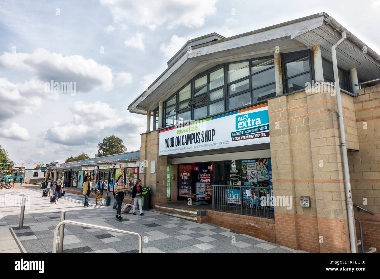 Auf dem Campus Shop, Essentials, Universität von Kent, UKC, Canterbury, Kent, England Stockfoto