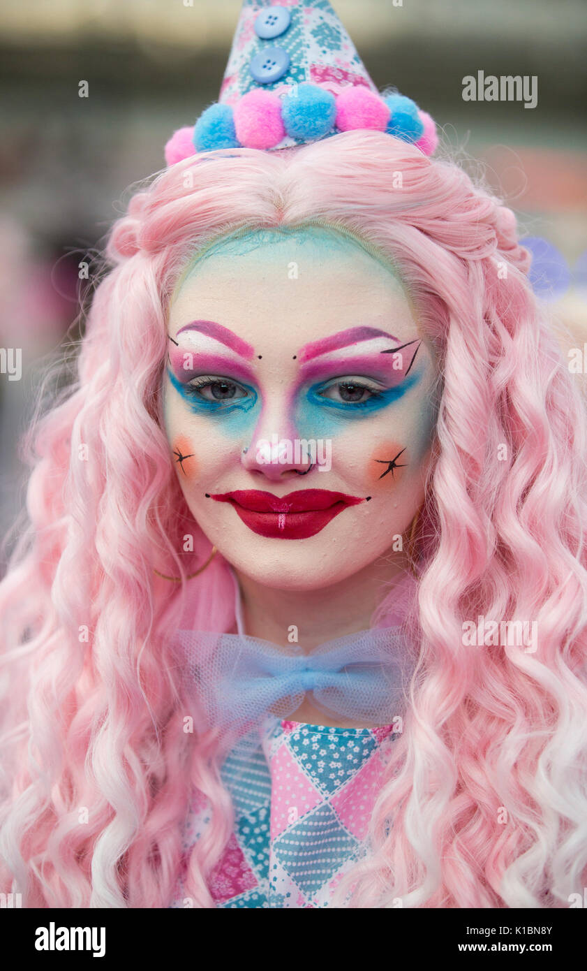 Fans Ziehen an der britischen DragWorld event bei Olympia in London Hammersmith. Stockfoto