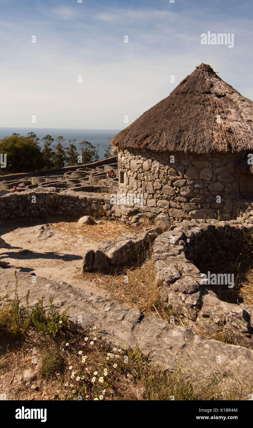 Alten keltischen Ruinen, roundhouse und Dorf in Santa Tecla, La Guardia, Galizien, norht Küste von Spanien Stockfoto