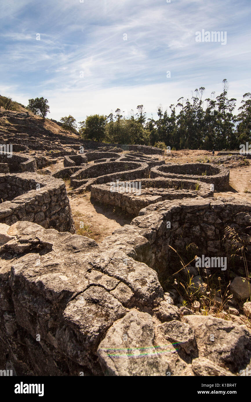 Alten keltischen Ruinen, roundhouse und Dorf in Santa Tecla, La Guardia, Galizien, norht Küste von Spanien Stockfoto