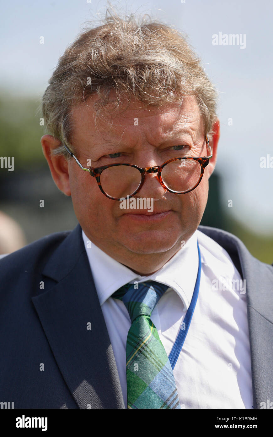 Trainer Mark Johnston, bevor die Absolute Ästhetik Fillies' Anfänger Auktion Stangen laufen in Goodwood Rennstrecke, chicester. PRESS ASSOCIATION Foto. Bild Datum: Samstag, 26 August, 2017. Siehe PA Geschichte RACING Goodwood. Foto: Julian Herbert/PA-Kabel. Stockfoto