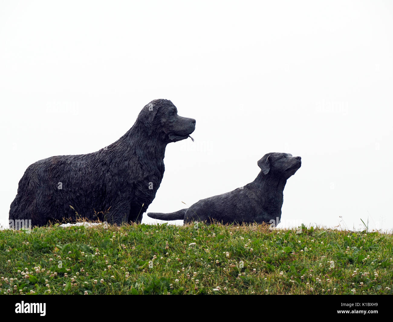 Statuen von Neufundland und Labrador Hunde Stockfoto