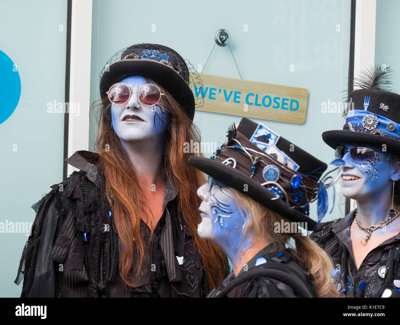 Boggart's Frühstück Morris Dancers in Shrewsbury Marktplatz während der jährlichen Folk Festival, Shropshire, England, Großbritannien Stockfoto