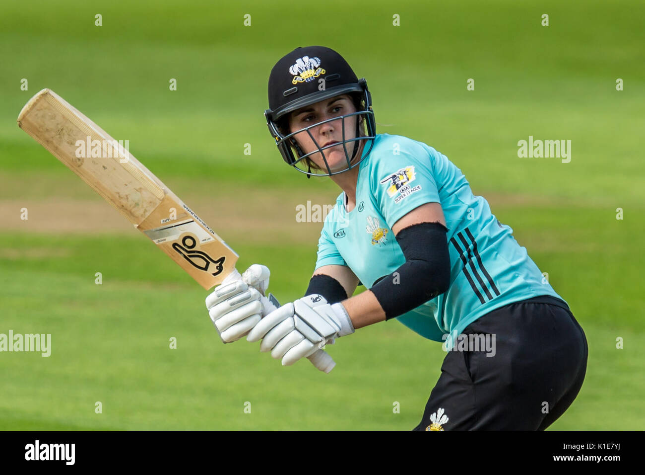 London, Großbritannien. 26 August, 2017. Natalie Sciver schlagen für Surrey Sterne gegen Loughborough Blitz in der Kia Super League T20 Cricket Match am Kia Oval. David Rowe/Alamy leben Nachrichten Stockfoto