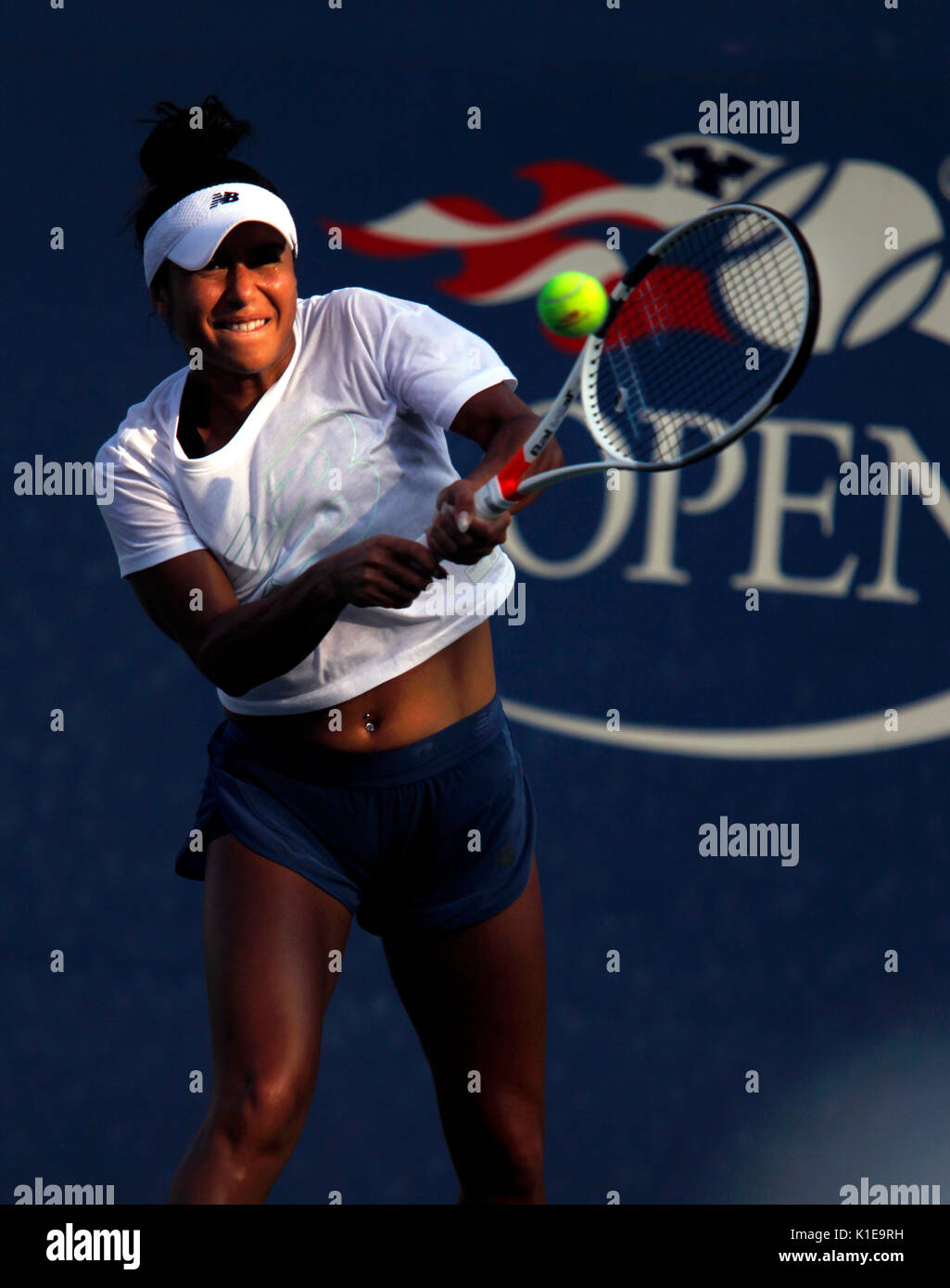 New York, Vereinigte Staaten. 26 Aug, 2017. US Open Tennis: New York, 26. August 2017 - Heather Watson von Großbritannien üben an der National Tennis Center in Flushing Meadows, New York in Vorbereitung auf die US Open die beginnt am kommenden Montag, 28. August Quelle: Adam Stoltman/Alamy leben Nachrichten Stockfoto