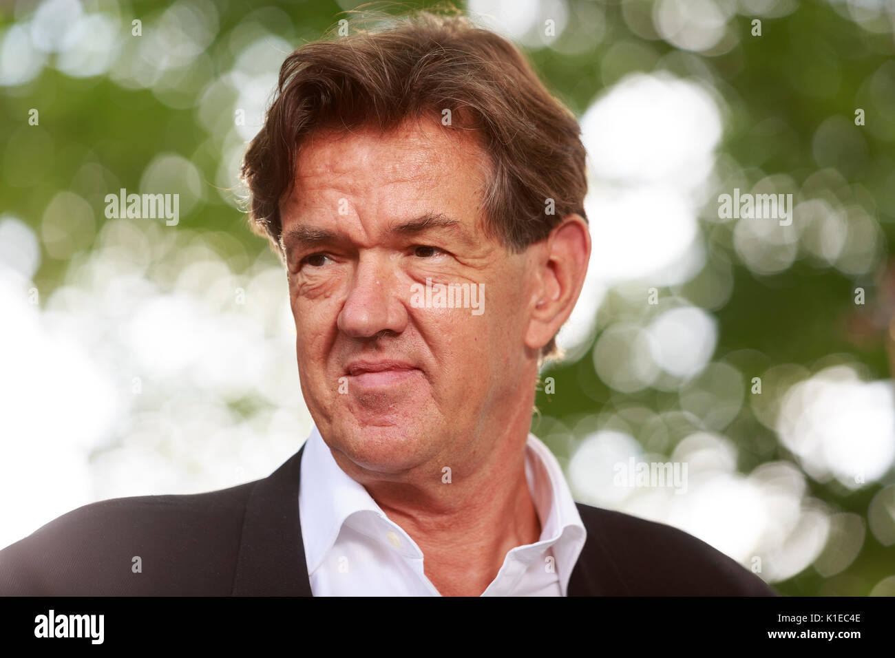 Edinburgh, Schottland, Großbritannien. 27 Aug, 2017. Tag 16 Edinburgh International Book Festival. Bild: Robert McCrum, englischer Schriftsteller und Herausgeber Credit: Pako Mera/Alamy leben Nachrichten Stockfoto