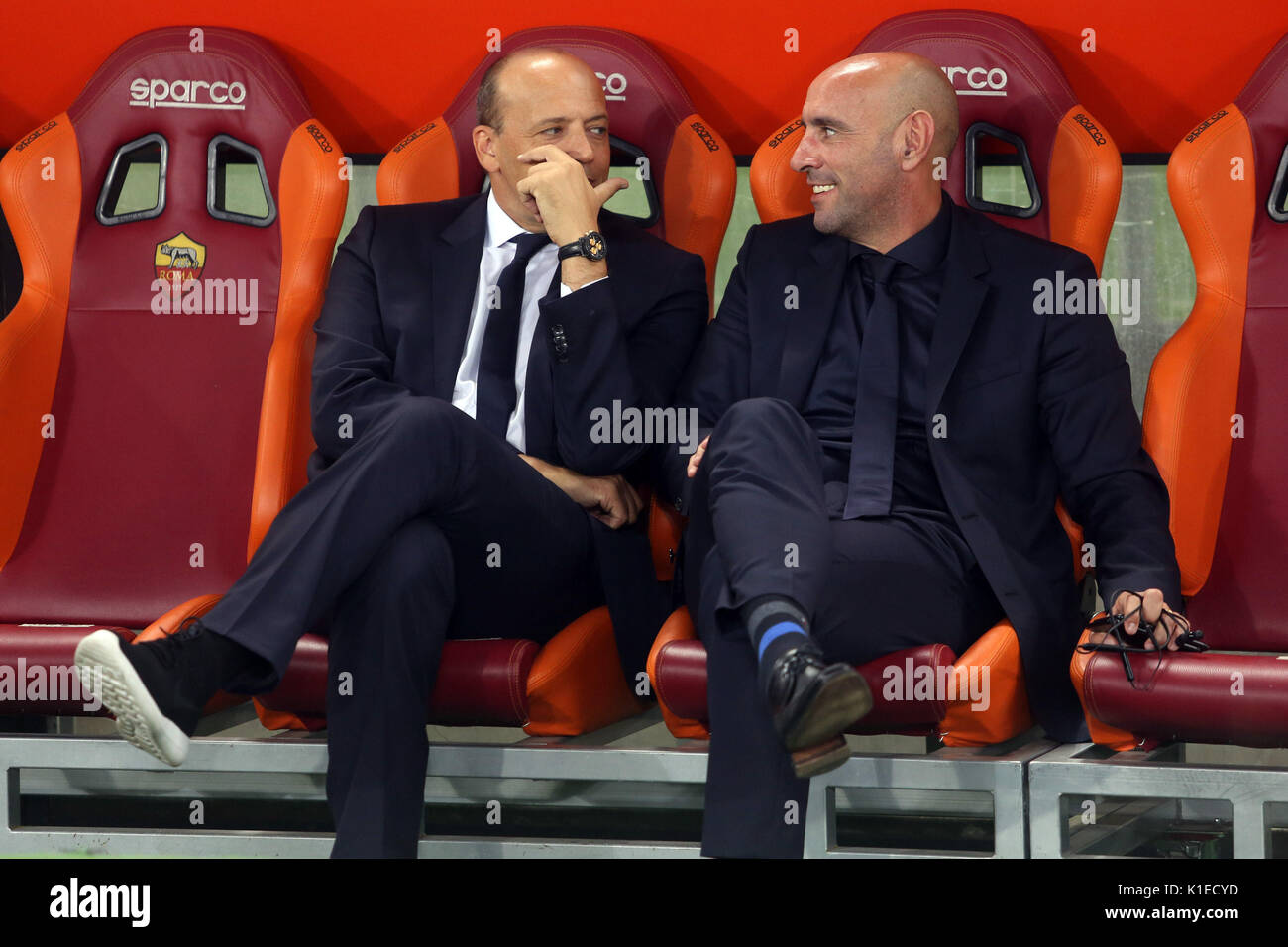 26.08.2017. Stadio Olimpico, Rom, Italien. Serie A Fussball. As Roma vs Inter. Der manager Monchi und Baldissoni vor dem Spiel. Stockfoto