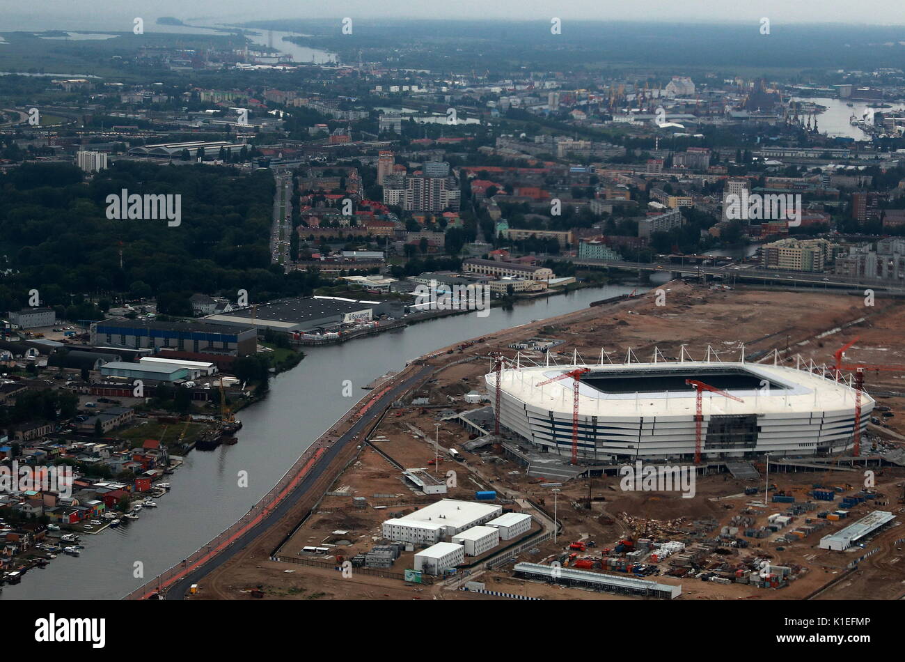 Kaliningrad, Russland. 27 Aug, 2017. Ein Luftbild der Baustelle von