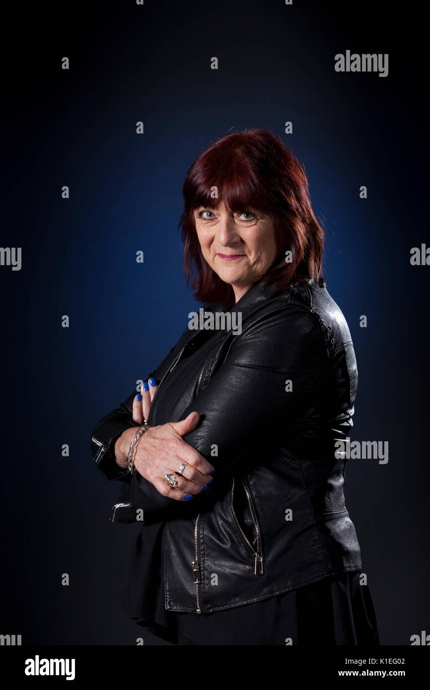 Edinburgh, Großbritannien. 27. August 2017. Cosey Fanni Tutti, die  Britische performance Künstler, Musiker und Schriftsteller, beim Edinburgh  International Book Festival erscheinen. Gary Doak/Alamy leben Nachrichten  Stockfotografie - Alamy