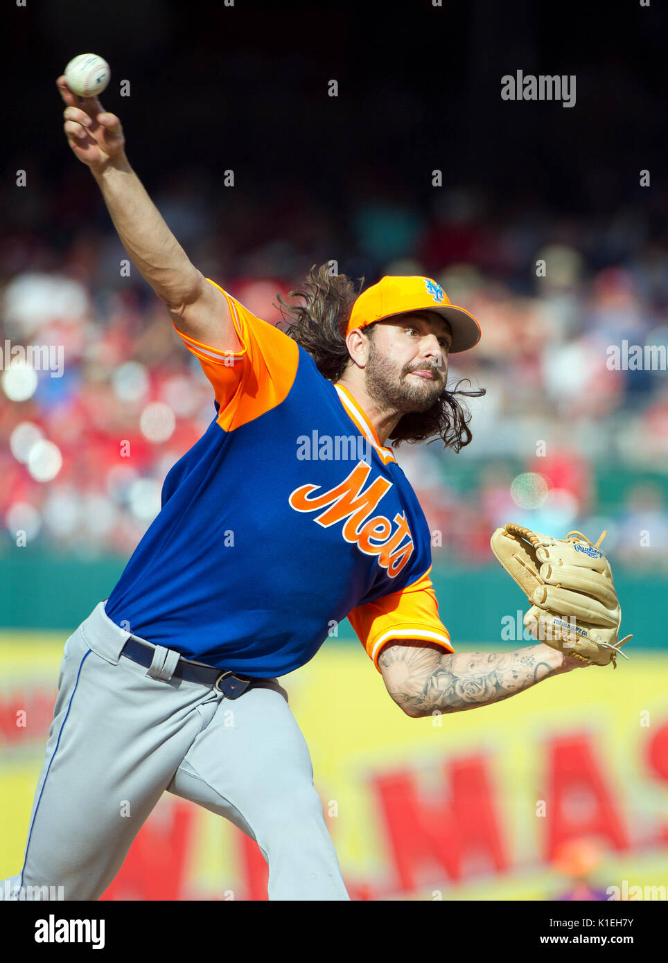 Washington, USA. 26 Aug, 2017. New York Mets Krug Robert Gsellman (65) Plätze im zweiten Inning gegen die Washington Nationals an den Angehörigen Park in Washington, DC am Samstag, den 26. August 2017. Credit: Ron Sachs/CNP (Einschränkung: Keine New York oder New Jersey Zeitungen oder Zeitschriften innerhalb eines 75-Meilen-Radius von New York City) - KEINE LEITUNG SERVICE - Foto: Ron Sachs/konsolidierte News Fotos/Ron Sachs - CNP/dpa/Alamy leben Nachrichten Stockfoto