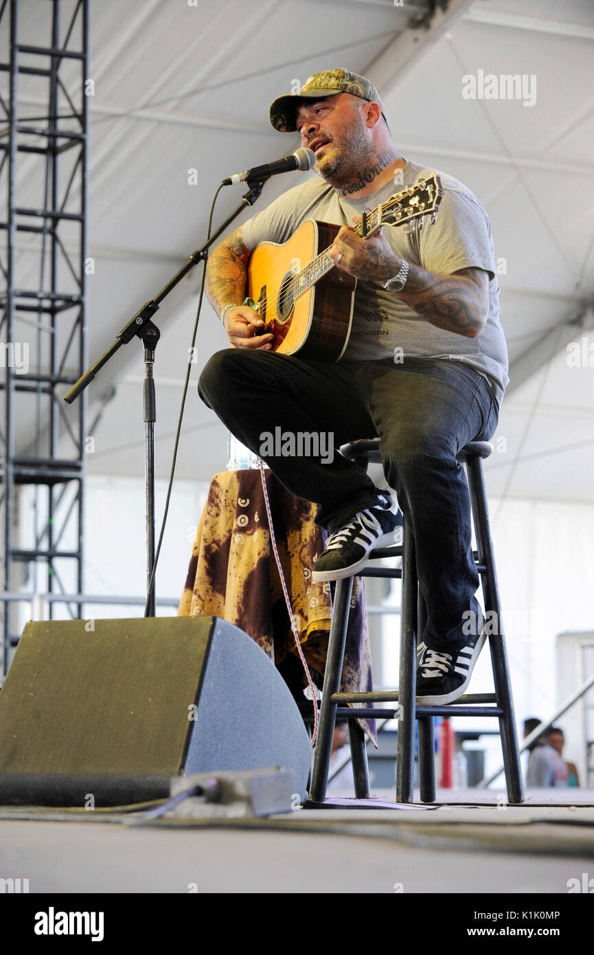 Aaron Lewis führt akustischen Set Stagecoach, Kaliforniens County Music Festival Tag 3 April 29,2012 Indio, Ca. Stockfoto