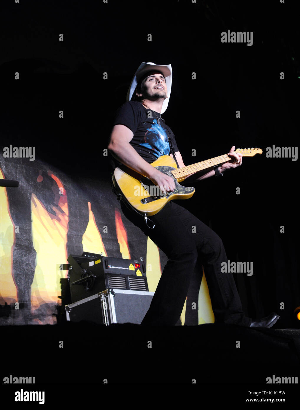 Land Sänger Brad Paisley führt Stagecoach, Kaliforniens County Music Festival Tag 3 April 29,2012 Indio, Ca. Stockfoto