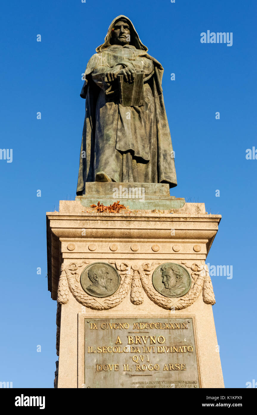 Die Statue von Giordano Bruno an der Piazza Campo de' Fiori, Rom, Italien Stockfoto