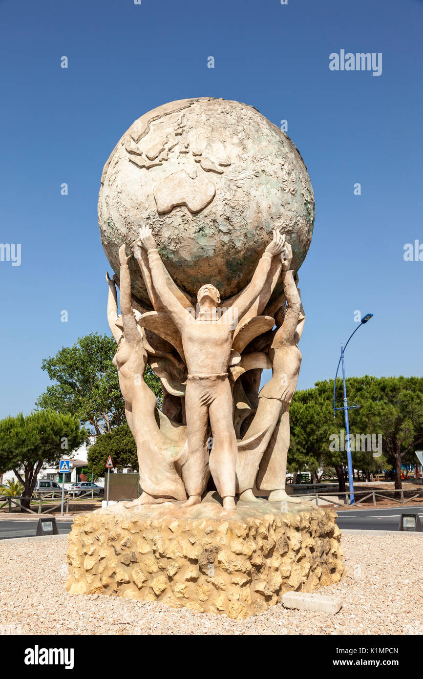 Matalascanas, Spanien - Juni 2, 2017: Skulptur eines unbekannten Künstlers in der spanischen Stadt Matalascanas. Der Provinz Huelva, Andalusien, Spanien Stockfoto