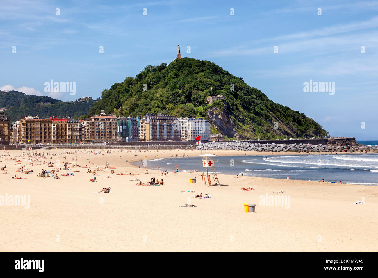 San Sebastian, Spanien - Juni 7, 2017: Zurriola Strand in San Sebastian, Donostia. Baskenland, Spanien Stockfoto