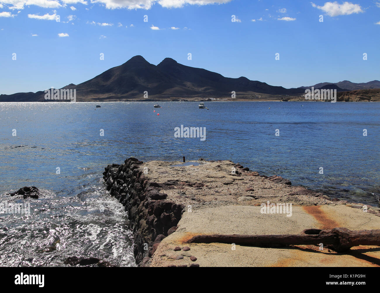 Küste am Isleta de Moro Dorf Cabo de Gata Naturpark, Nijar, Almeria, Spanien Stockfoto