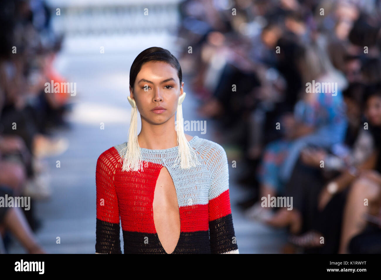 Sao Paulo, Brasilien. 27 Aug, 2017. SÃO PAULO, SP, 27.08.2017 - MODA-SPFW - Desfile da grife Iódice durante ein N44 Verão 2017 edição do São Paulo Fashion Week (SPFW), keine Palácio Tangará em São Paulo (SP), Neste Domingo, 27. (Foto: Ciça Neder/Brasilien Foto Presse/Folhapress) Credit: Brasilien Foto Presse/Alamy leben Nachrichten Stockfoto