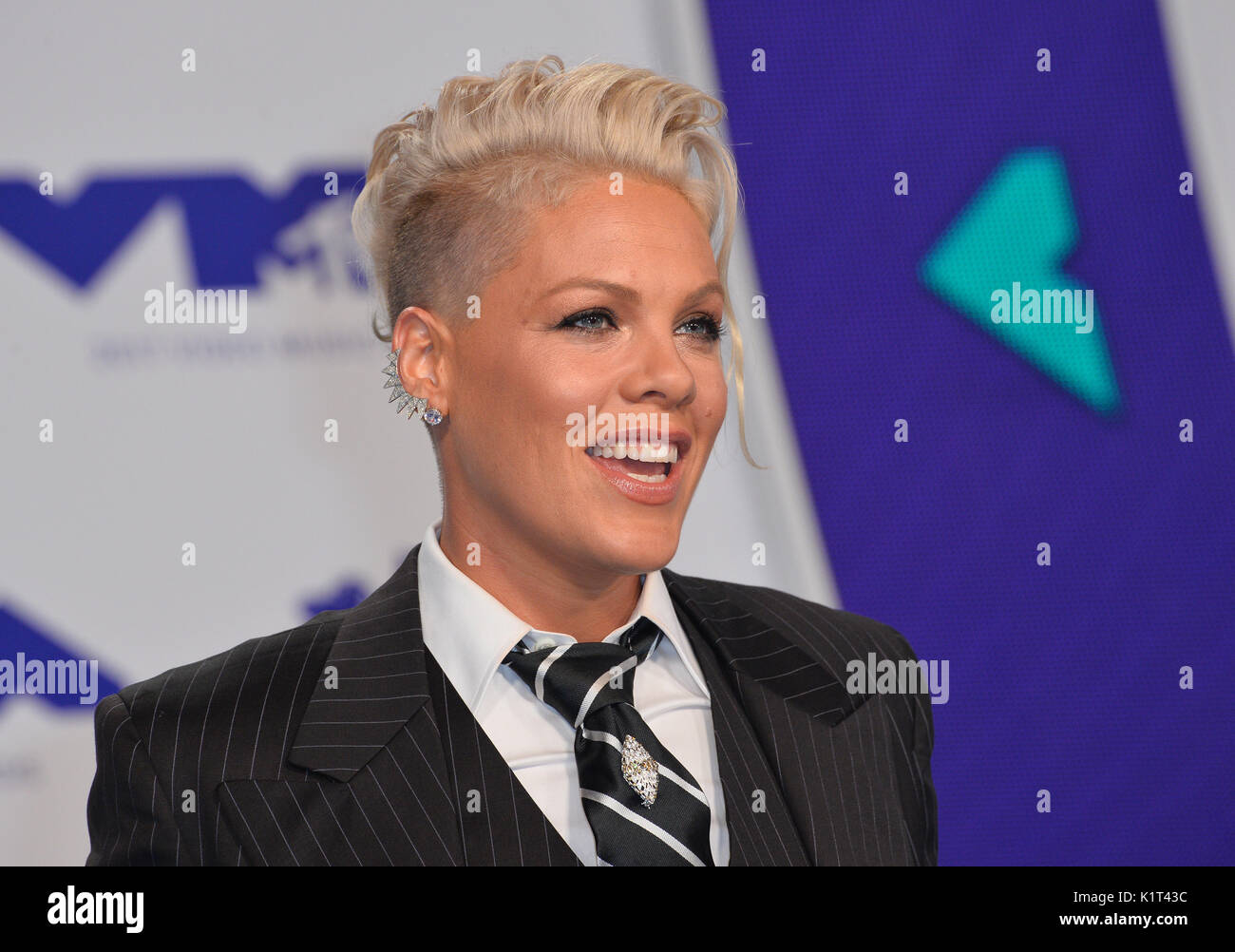 Los Angeles, USA. 27 Aug, 2017. Rosa an der 2017 MTV Video Music Awards im 'fabelhaft' Forum Foto: Sarah Stewart/Alamy leben Nachrichten Stockfoto