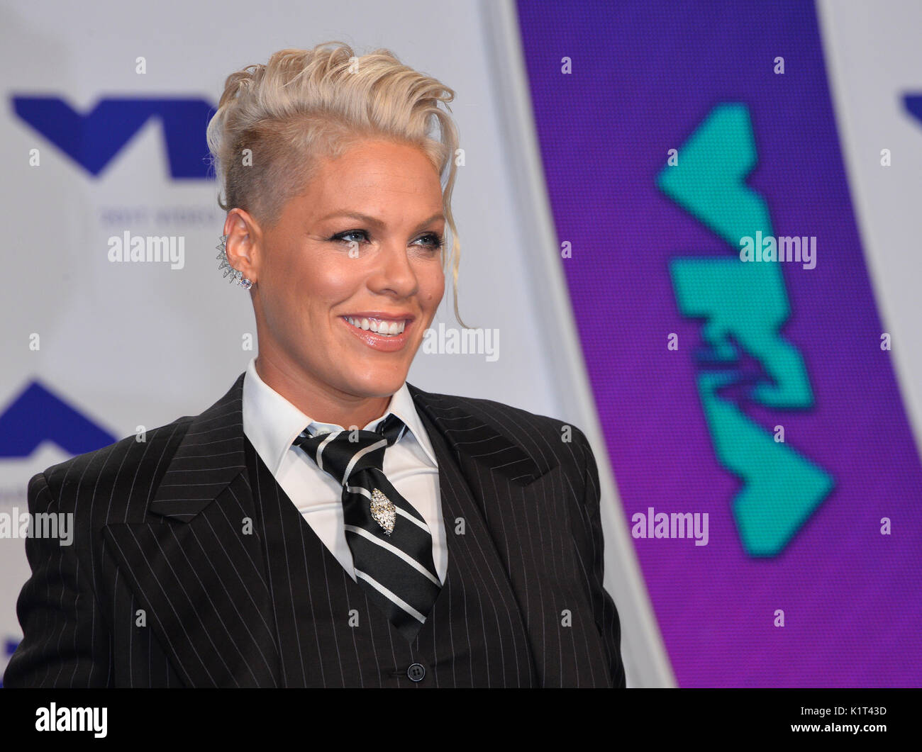 Los Angeles, USA. 27 Aug, 2017. Rosa an der 2017 MTV Video Music Awards im 'fabelhaft' Forum Foto: Sarah Stewart/Alamy leben Nachrichten Stockfoto