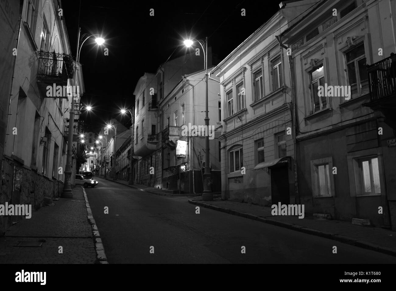 Nacht in der Stadt Cherivtsi, Ukraine Stockfoto