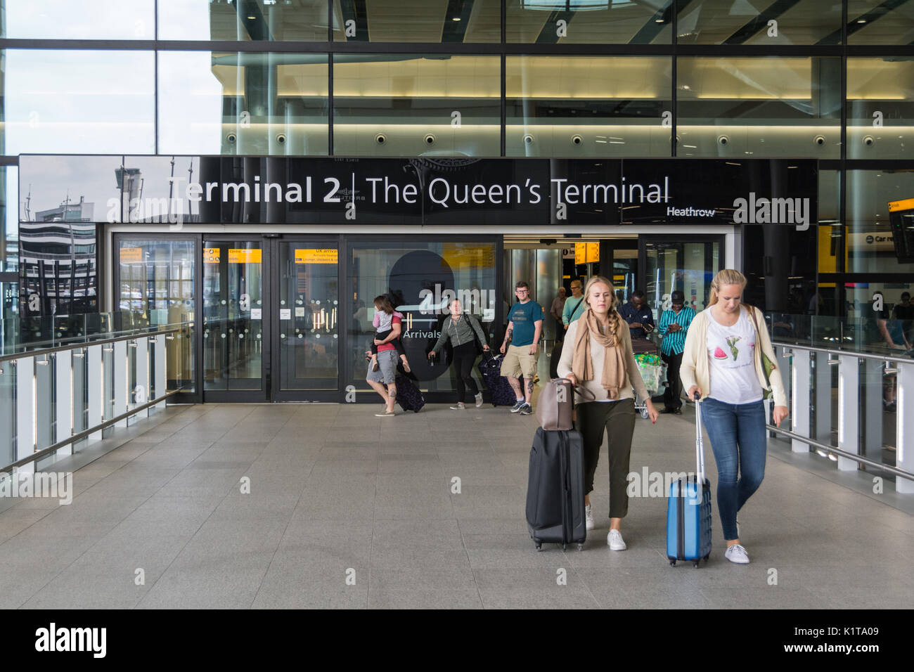 Flughafen Heathrow Terminal 2, London, UK Stockfoto