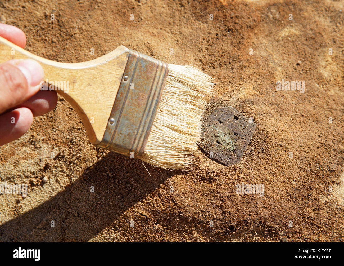 Die archäologische Fund ist Teil eines alten Bronze Halskette Stockfoto