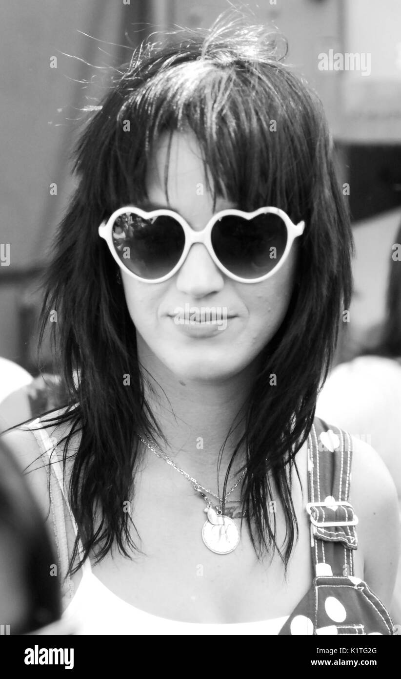 Sängerin Katy Perry backstage bei der Warped Tour 2008 in Pomona, Kalifornien. Stockfoto