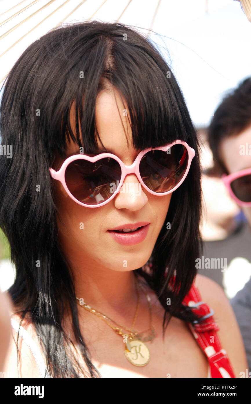 Sängerin Katy Perry backstage bei der Warped Tour 2008 in Pomona, Kalifornien. Stockfoto