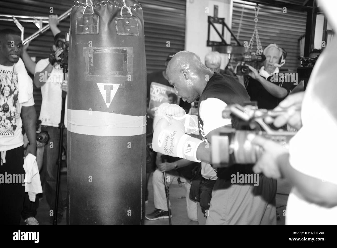Boxer Floyd Mayweather Jr. trainiert Frontmedien Mayweather Boxing Gym April 24,2012 Las Vegas, Nevada. Stockfoto
